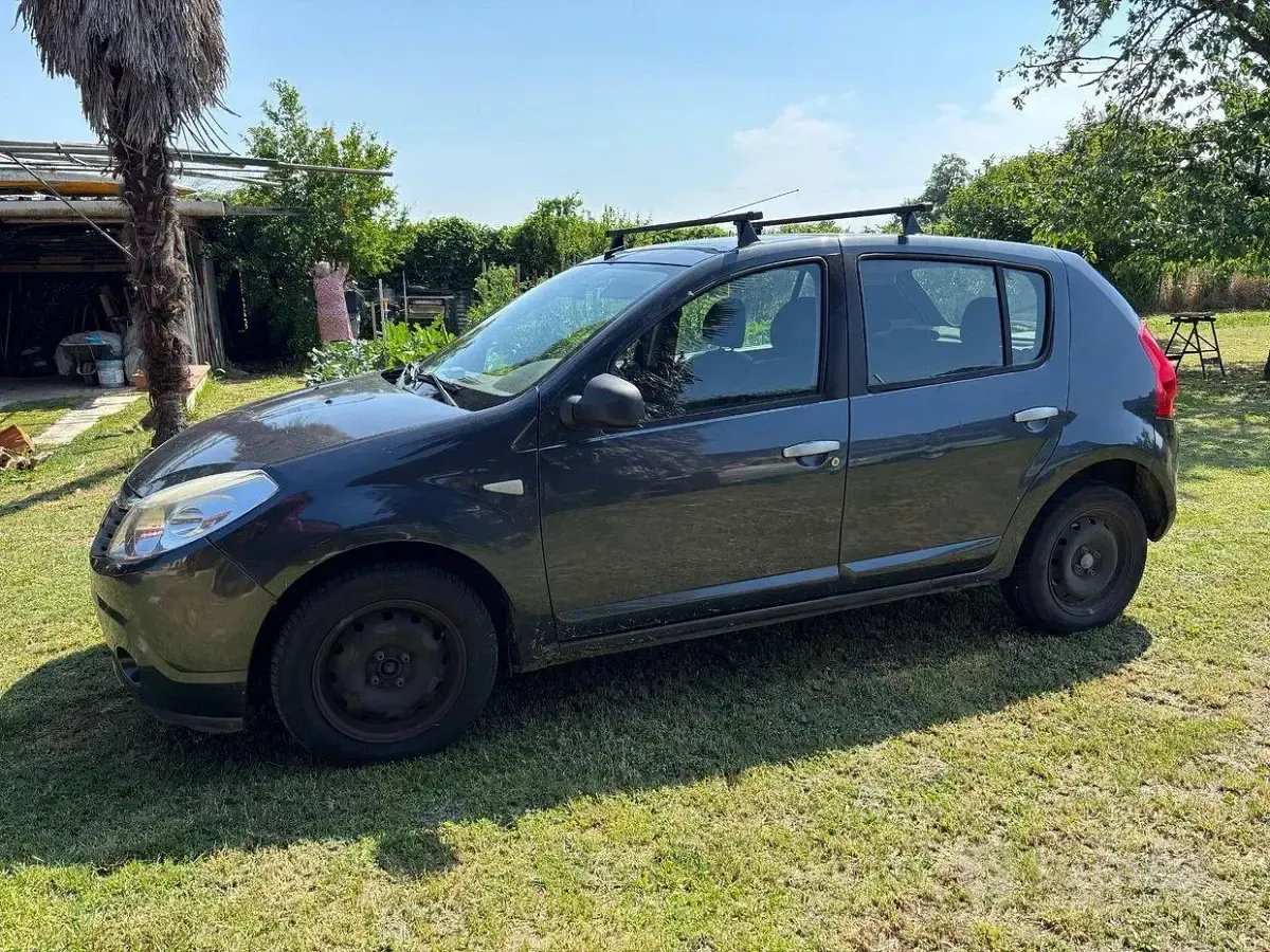Usata Dacia Sandero 75 CV (55 kW) 2009 Grigio Utilitaria