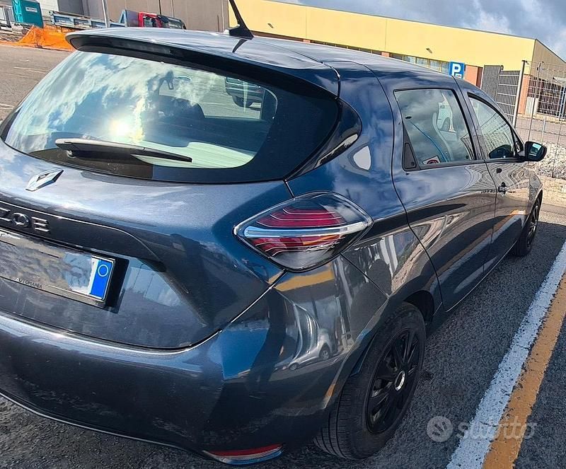 Usata Renault Zoe Life 80 kW (109 CV) 2021 Grigio Utilitaria
