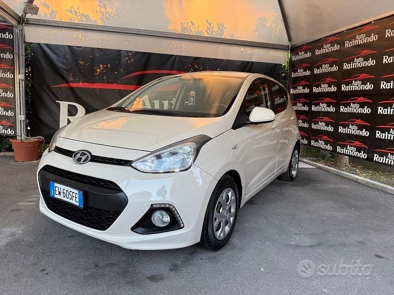 Usata Hyundai i10 69 CV (50 kW) 2014 Beige Utilitaria