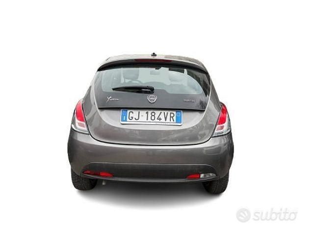 Usata Lancia Ypsilon S 69 CV (50 kW) 2022 Grigio scuro Utilitaria