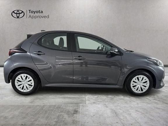 Second-hand Toyota Yaris Active 72 CP (52 kW) 2023 Gri Hatchback