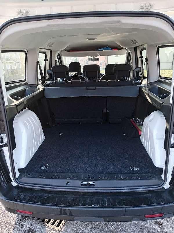 Usata Fiat Doblò Easy 120 CV (88 kW) 2022 Bianco Monovolume