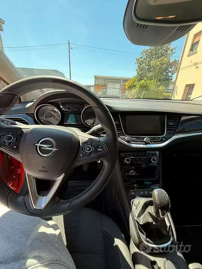 Usata Opel Astra 105 CV (77 kW) 2016 Rosso Berlina