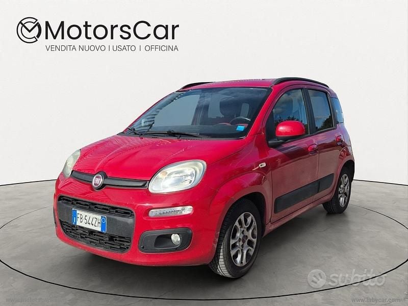 Usata Fiat Panda Lounge 95 CV (69 kW) 2016 Rosso Utilitaria