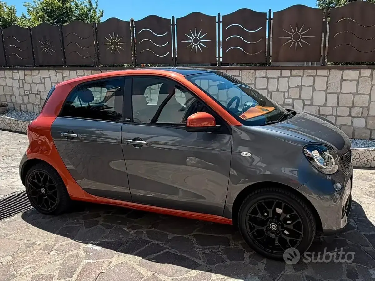 Begagnad Smart ForFour 71 HK (52 kW) 2016 Grå Halvkombi