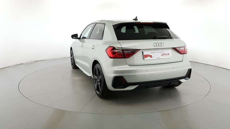 Usata Audi A1 Sportback S-Line 95 CV (69 kW) 2024 Argento rugiada met Utilitaria