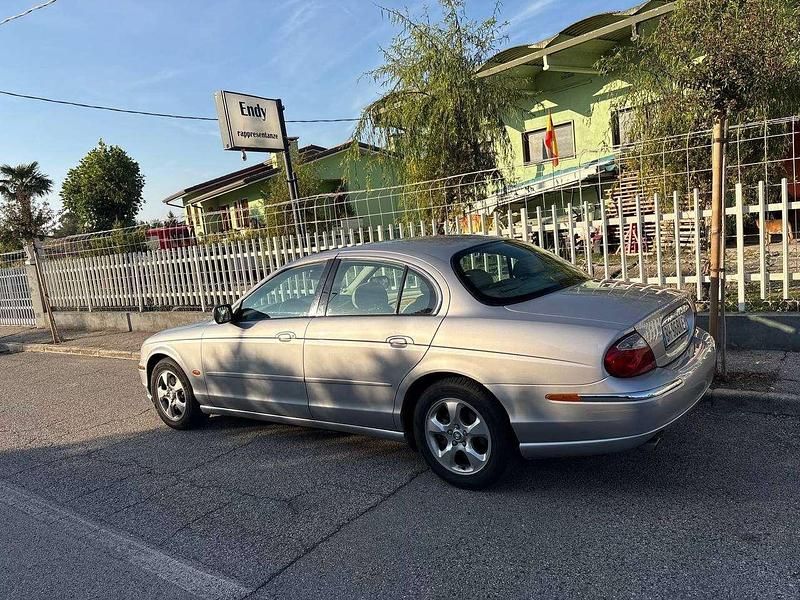 Bronzo Usata 2000 Jaguar S-Type Executive Tre volumi | 4900 € (Buon prezzo) - Immagine 1/4