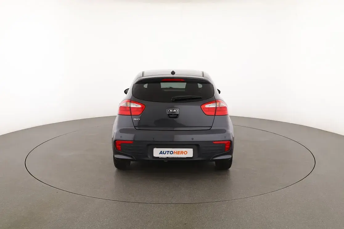 Usata Kia Rio 85 CV (62 kW) 2016 Grigio Utilitaria