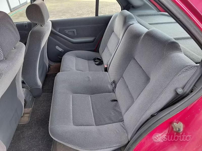 Begagnad Peugeot 306 75 HK (55 kW) 1994 Röd Sedan