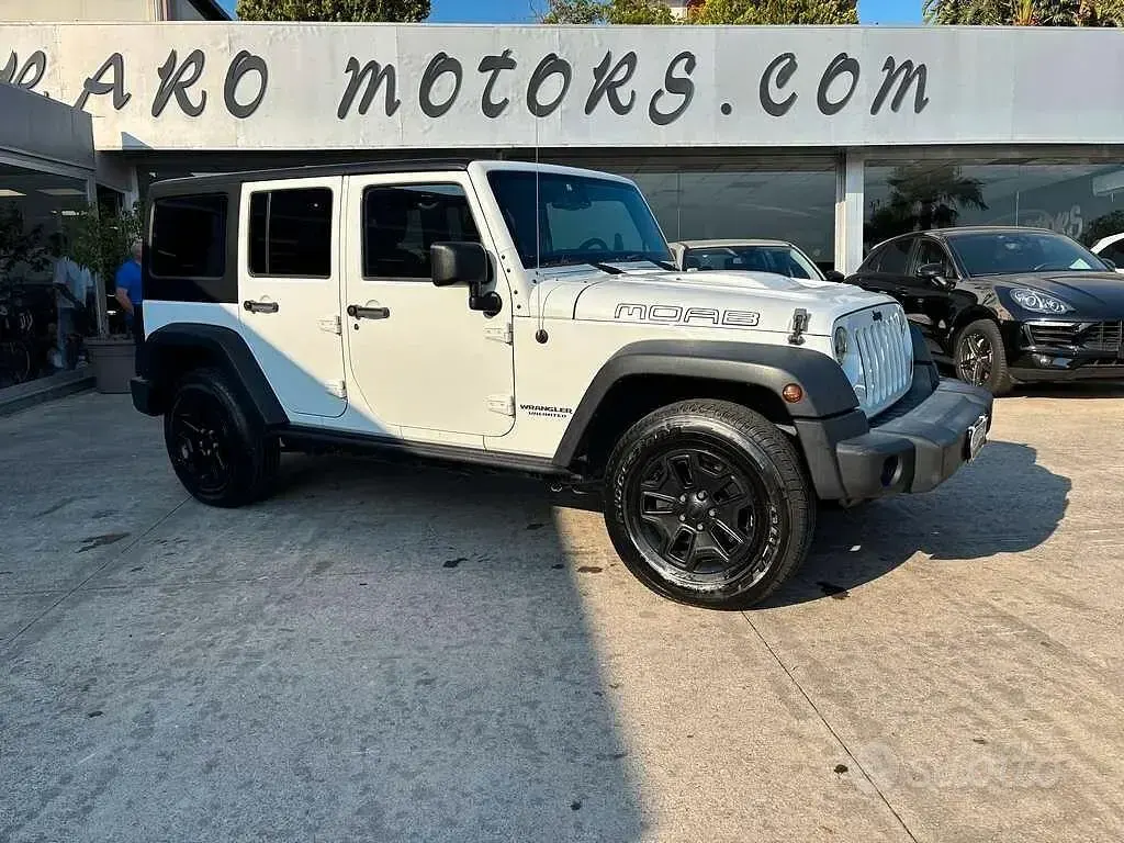 Usata Jeep Wrangler Sahara 200 CV (147 kW) 2012 Bianco SUV