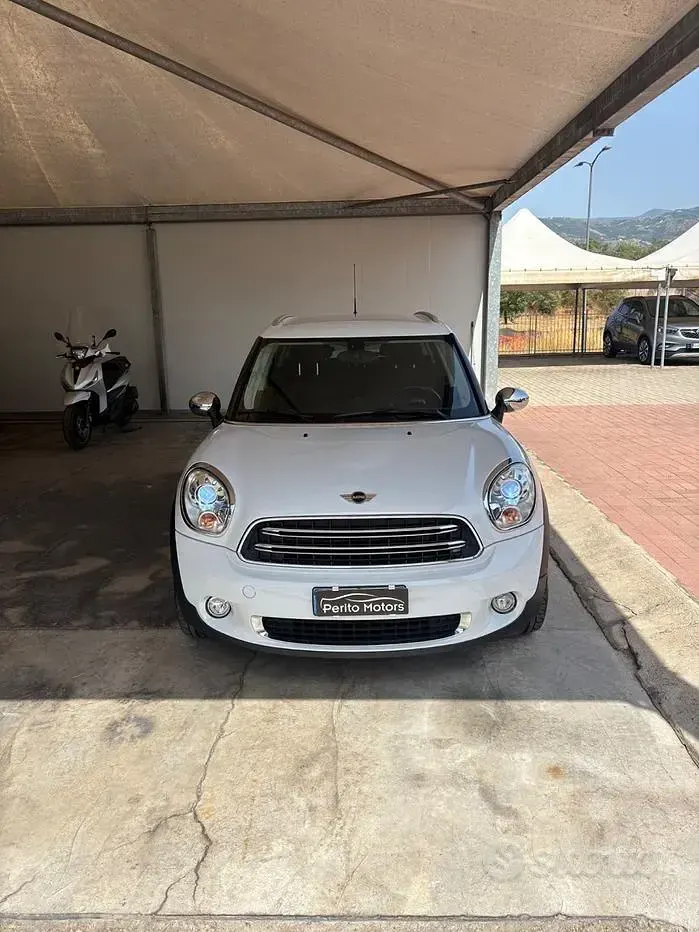 Usata Mini Cooper D Countryman Business 111 CV (81 kW) 2015 Bianco SUV
