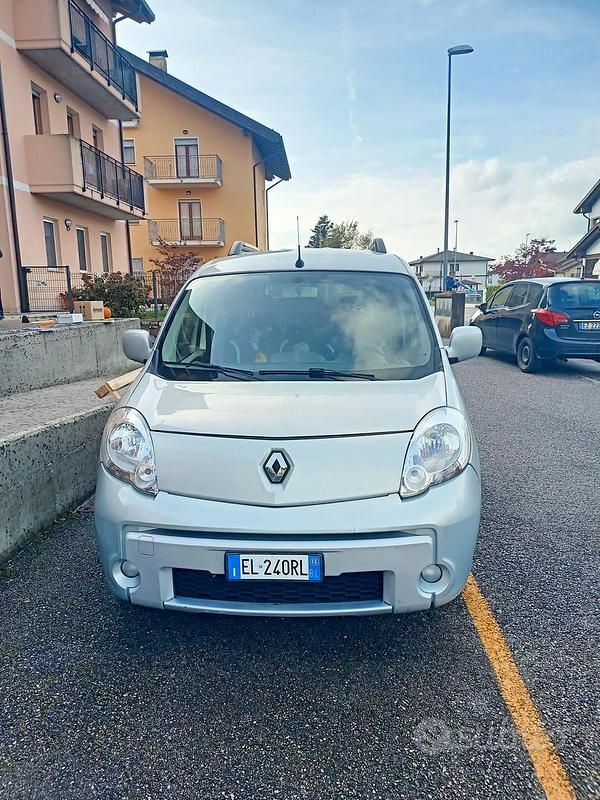 Usata Renault Kangoo 90 CV (66 kW) 2012 Grigio Monovolume