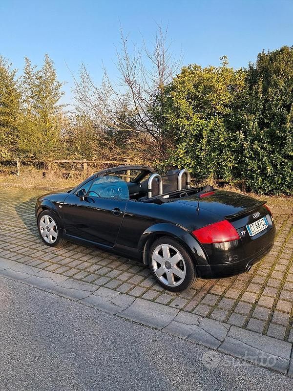 Usata Audi TT Roadster 150 CV (110 kW) 2000 Nero Cabrio