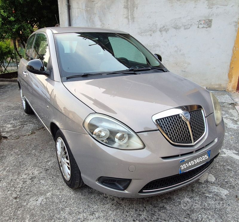 Usata Lancia Ypsilon S 69 CV (50 kW) 2011 Marrone Utilitaria