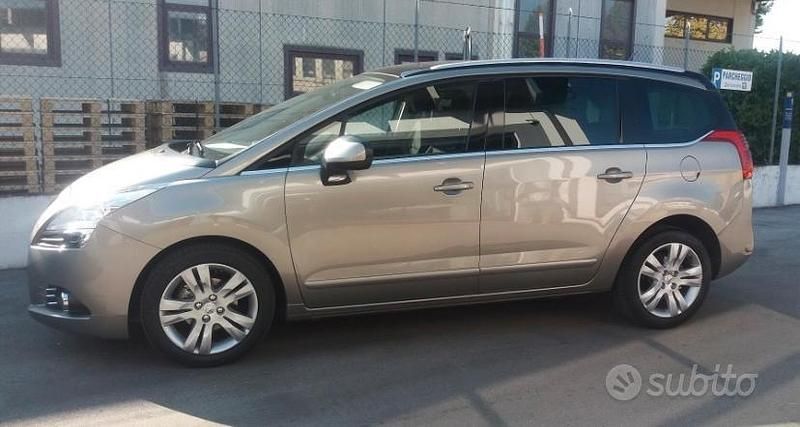 Usata Peugeot 5008 112 CV (82 kW) 2011 Berlina