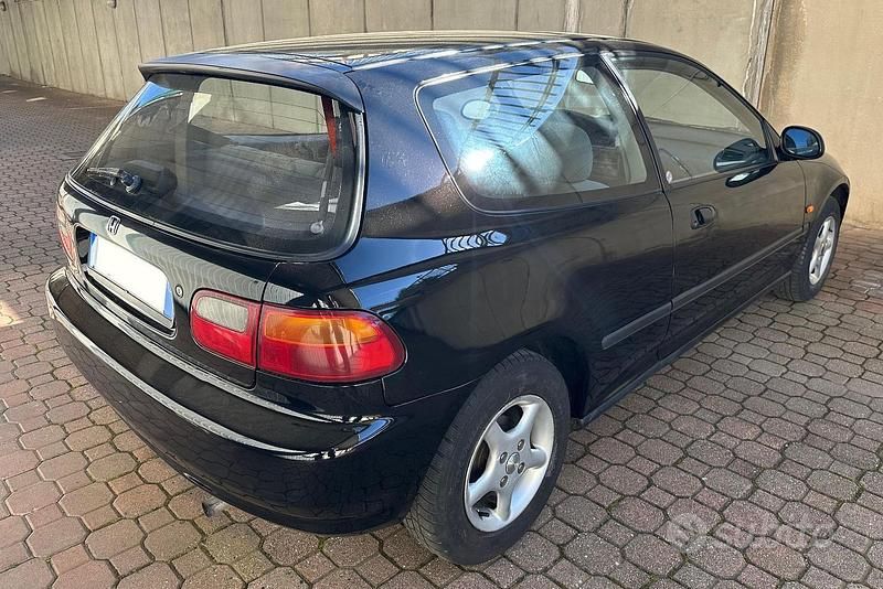 Usata Honda Civic 75 CV (55 kW) 1993 Nero Utilitaria