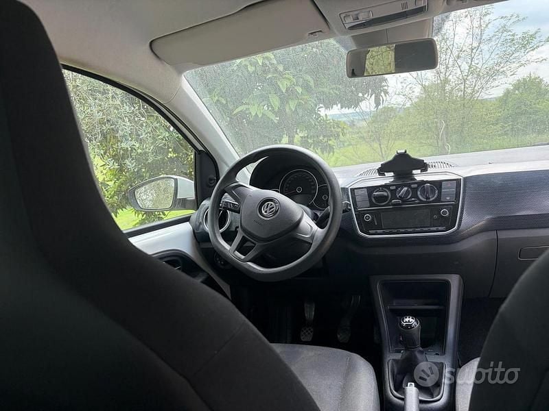 Begagnad VW up! 2019 Vit Halvkombi