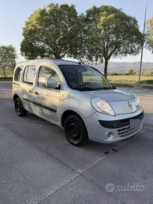 Usata Renault Kangoo 85 CV (62 kW) 2010 Grigio Monovolume