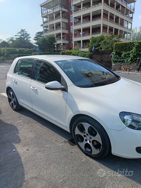 Usata 2010 VW Golf VI Tre volumi | 7000 € (Buon prezzo) - Immagine 1/4