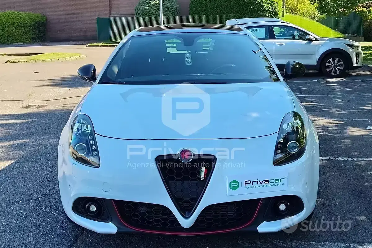Second-hand Alfa Romeo Giulietta 120 CP (88 kW) 2020 Alb Hatchback