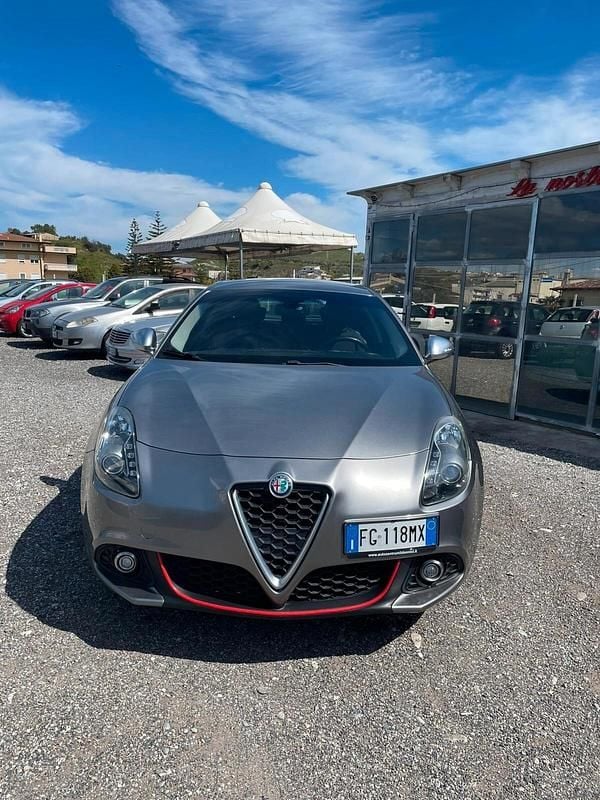 Usata Alfa Romeo Giulietta 120 CV (88 kW) 2016 Argento Utilitaria