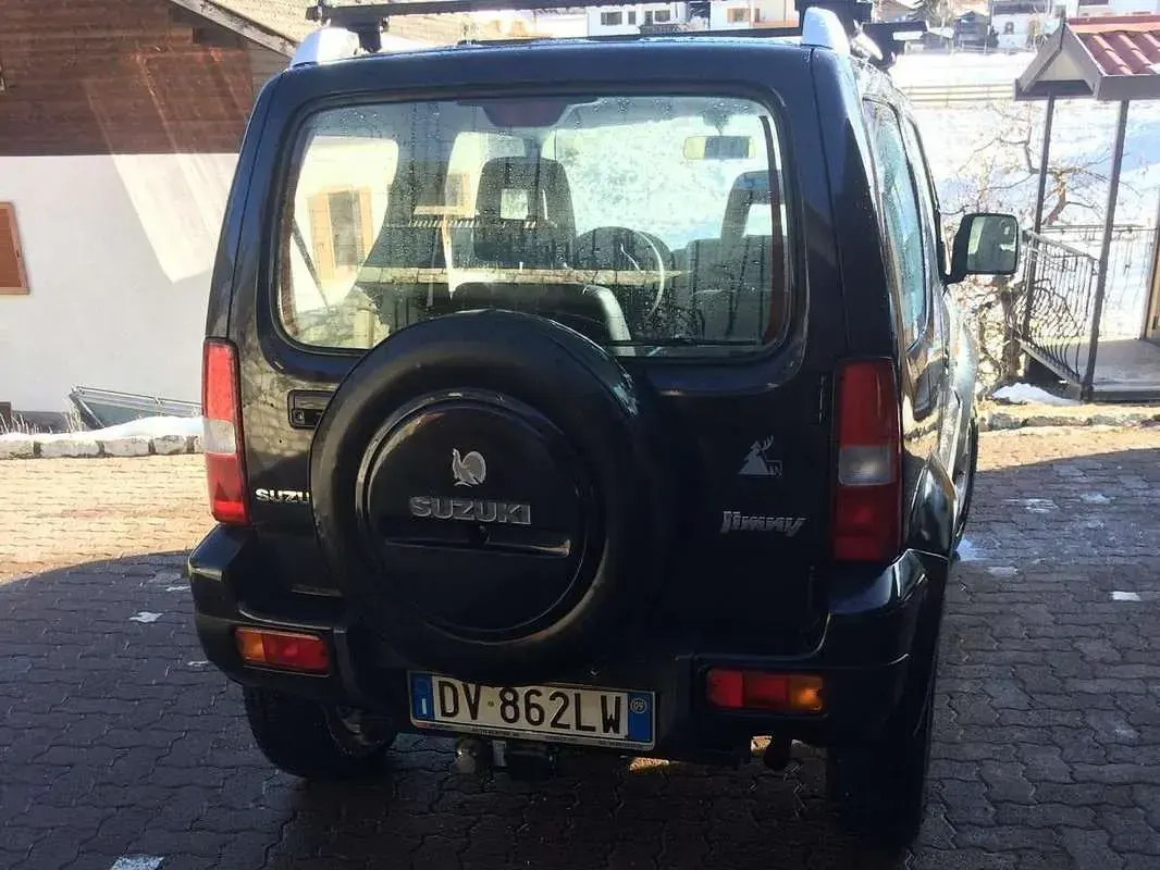 Usata Suzuki Jimny 86 CV (63 kW) 2009 Nero SUV