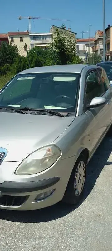 Usata Lancia Ypsilon 80 CV (58 kW) 2006 Utilitaria