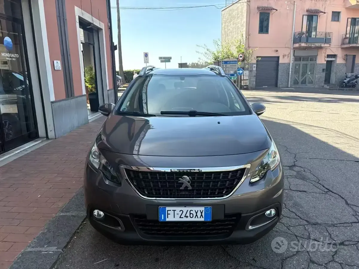 Usata Peugeot 2008 S 102 CV (75 kW) 2019 Grigio SUV