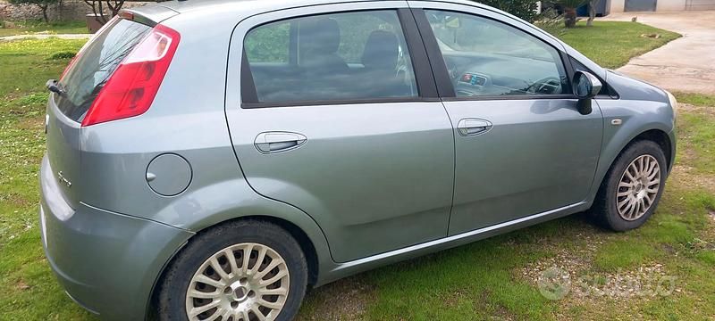 Usata Fiat Grande Punto 75 CV (55 kW) 2009 Grigio Utilitaria