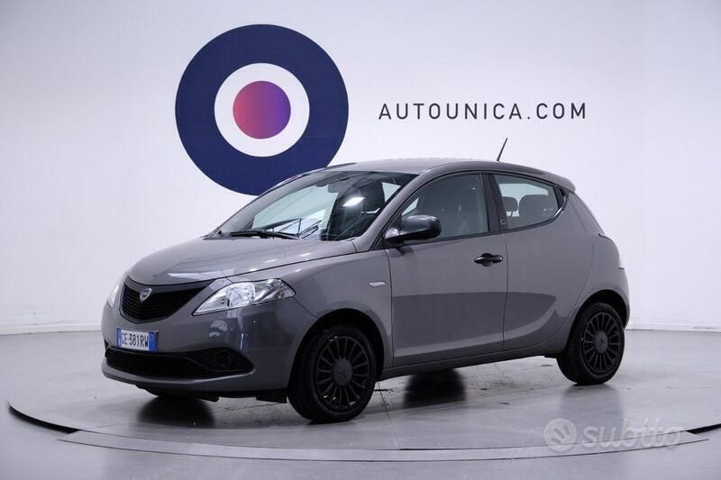 Grigio Usata 2021 Lancia Ypsilon S Due volumi | 11.900 € (Buon prezzo) - Immagine 1/4
