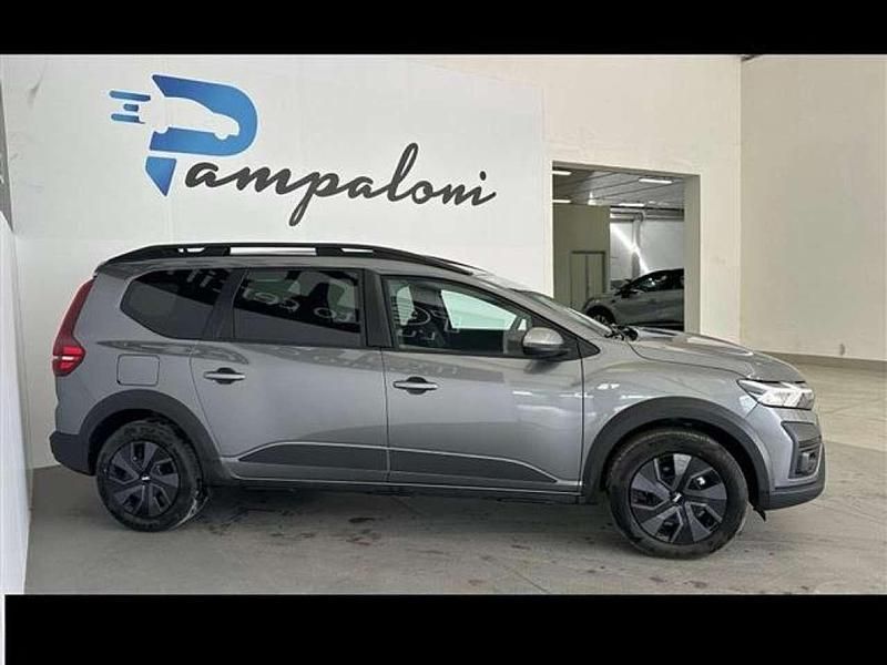 Usata Dacia Jogger Expression 140 CV (102 kW) 2025 Grigio scuro Monovolume