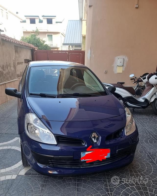 Usata Renault Clio II 70 CV (51 kW) 2007 Blu Utilitaria