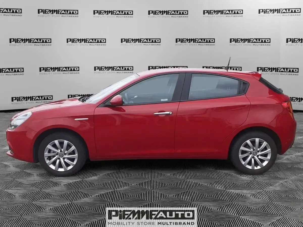 Usata Alfa Romeo Giulietta Super 120 CV (88 kW) 2017 Rosso Utilitaria