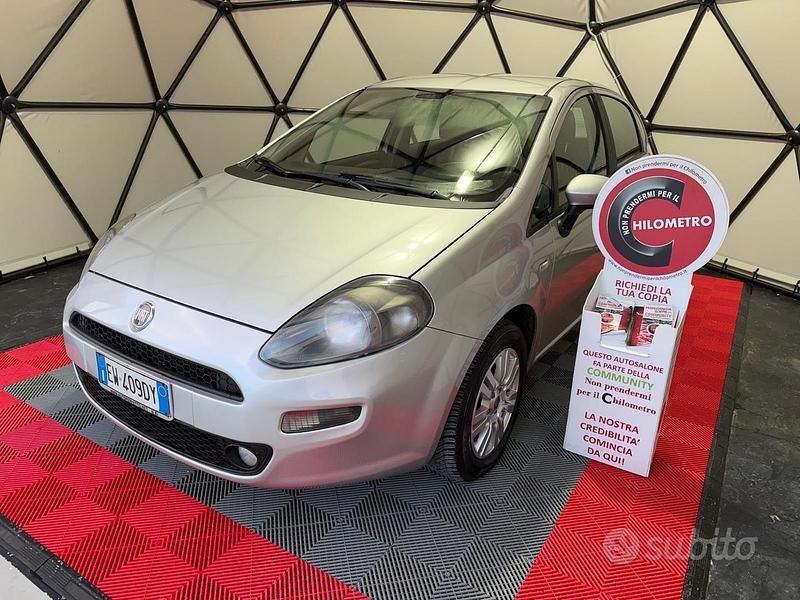 Usata Fiat Punto Lounge 77 CV (56 kW) 2014 Grigio Utilitaria