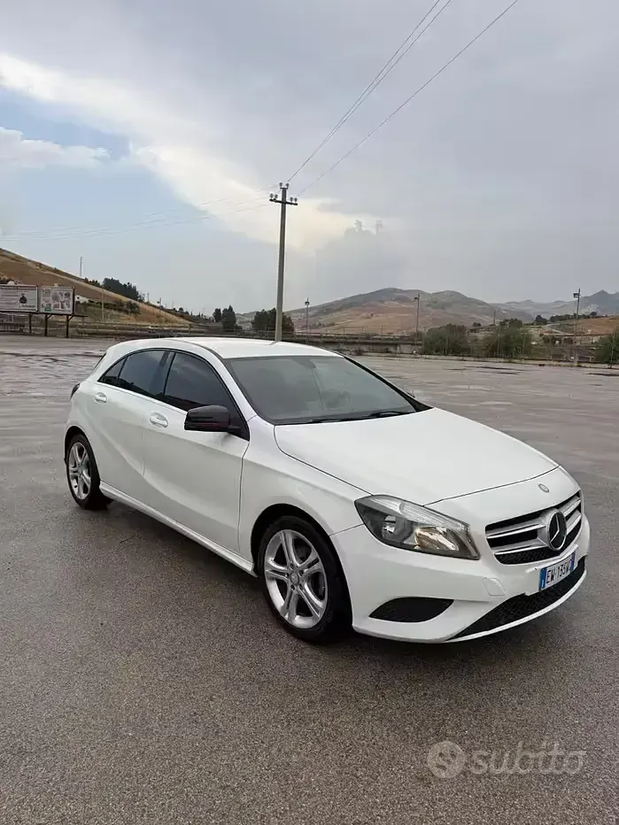 Usata Mercedes A160 90 CV (66 kW) 2014 Bianco Utilitaria