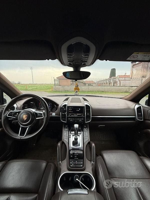 Usata Porsche Cayenne 250 CV (183 kW) 2015 SUV
