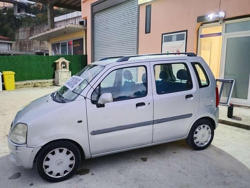 Usata Opel Agila Color Edition 75 CV (55 kW) 2002 Argento Utilitaria