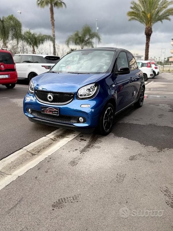 Usata Smart ForFour Passion 90 CV (66 kW) 2018 Blu Utilitaria