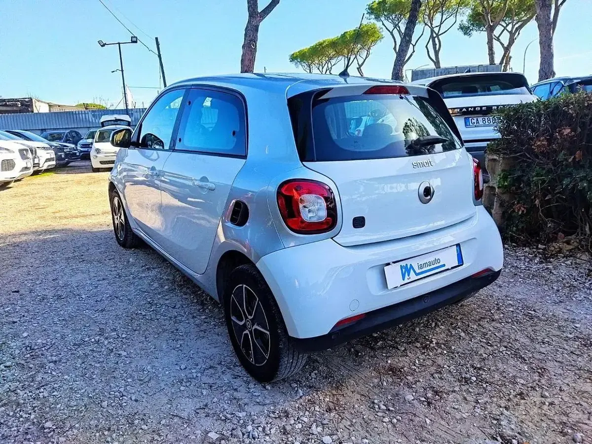 Usata Smart ForFour Electric Drive Passion 41 kW (56 CV) 2020 Bianco Berlina