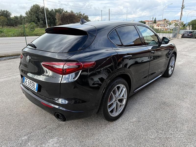 Usata Alfa Romeo Stelvio Veloce 210 CV (154 kW) 2021 Nero SUV