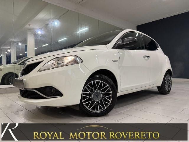Bianco Usata 2017 Lancia Ypsilon Silver Due volumi | 8500 € (Buon prezzo) - Immagine 1/4