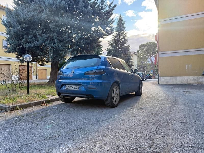 Usata Alfa Romeo 147 120 CV (88 kW) 2005 Utilitaria