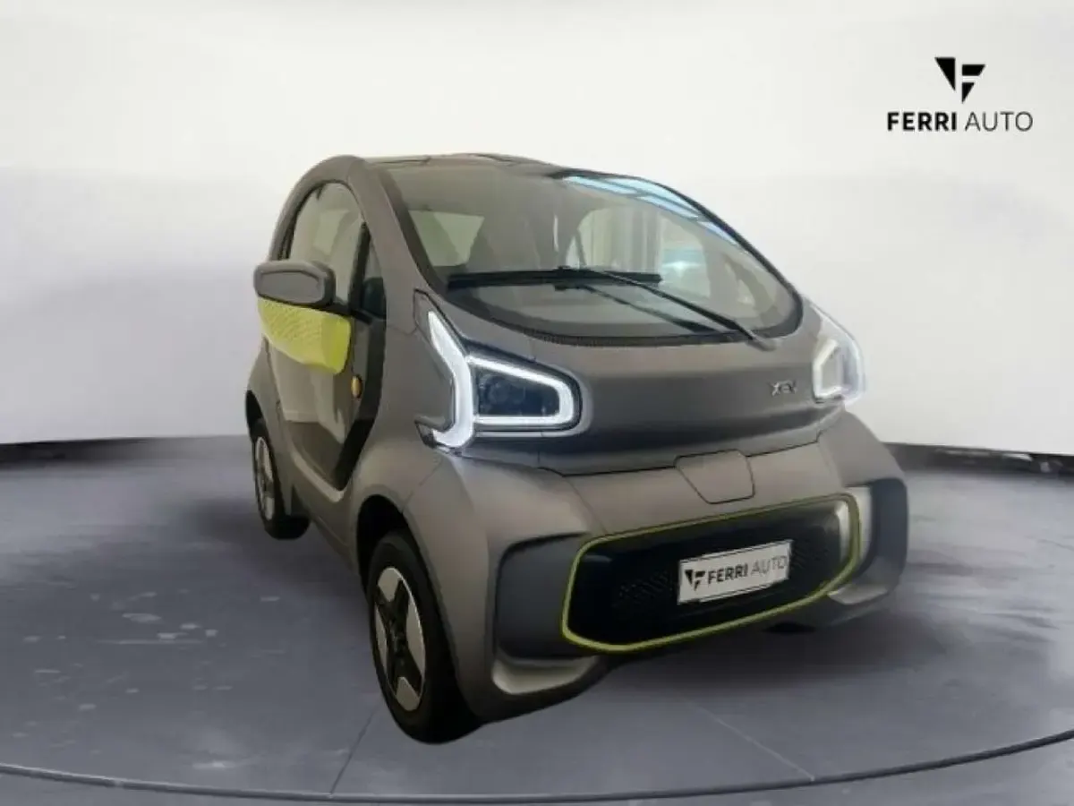 Usata XEV Yoyo 11 kW (15 CV) 2024 Grigio opaco Utilitaria