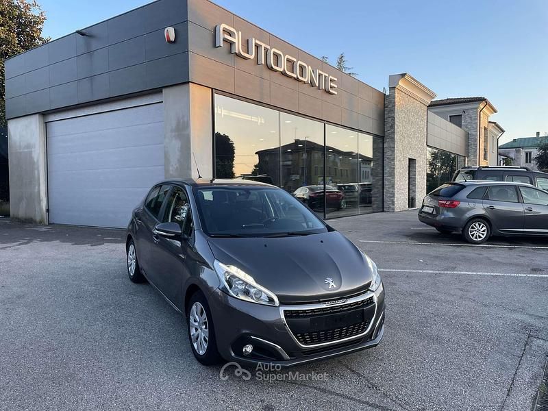 Usata Peugeot 208 Active 82 CV (60 kW) 2018 Grigio Utilitaria