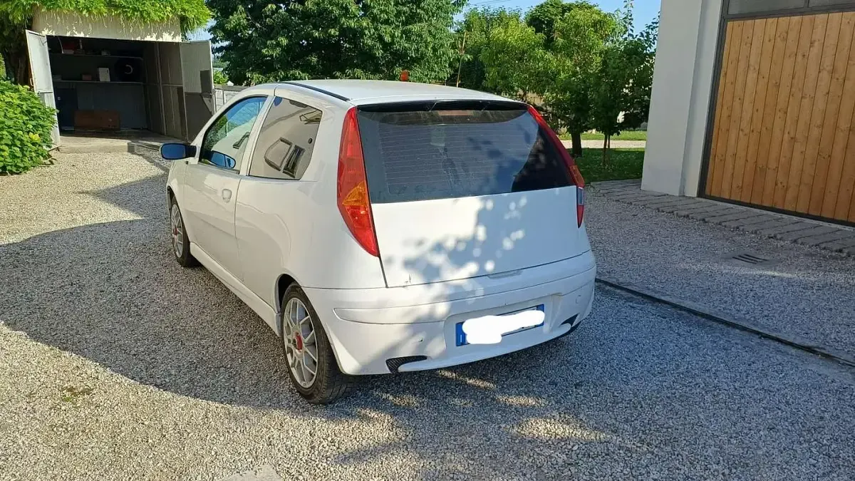 Usata Fiat Punto 80 CV (58 kW) 2001 Utilitaria