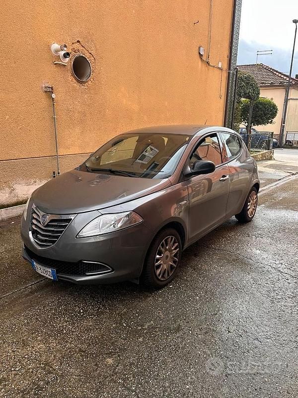Usata Lancia Ypsilon 2012 Grigio Utilitaria