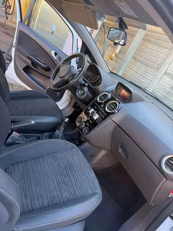 Usata Opel Corsa 86 CV (63 kW) 2014 Bianco Utilitaria