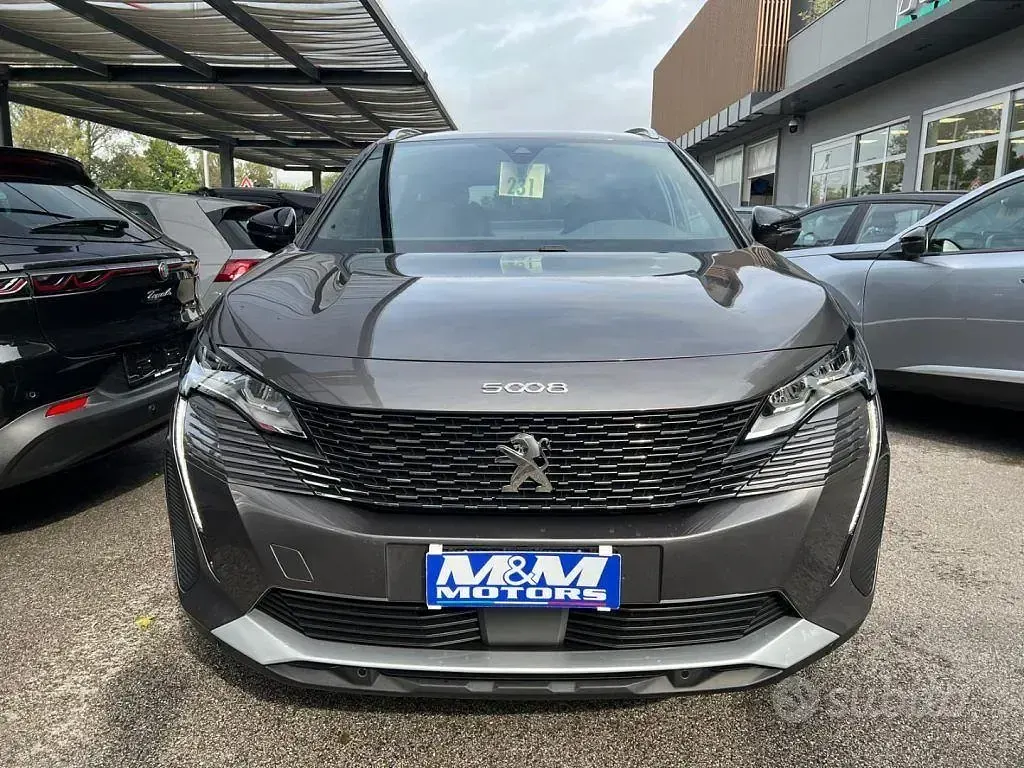 Usata Peugeot 5008 Allure 131 CV (96 kW) 2024 Grigio SUV