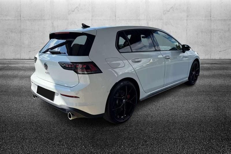 Usata VW Golf VIII GTI 265 CV (194 kW) 2024 Bianco Berlina