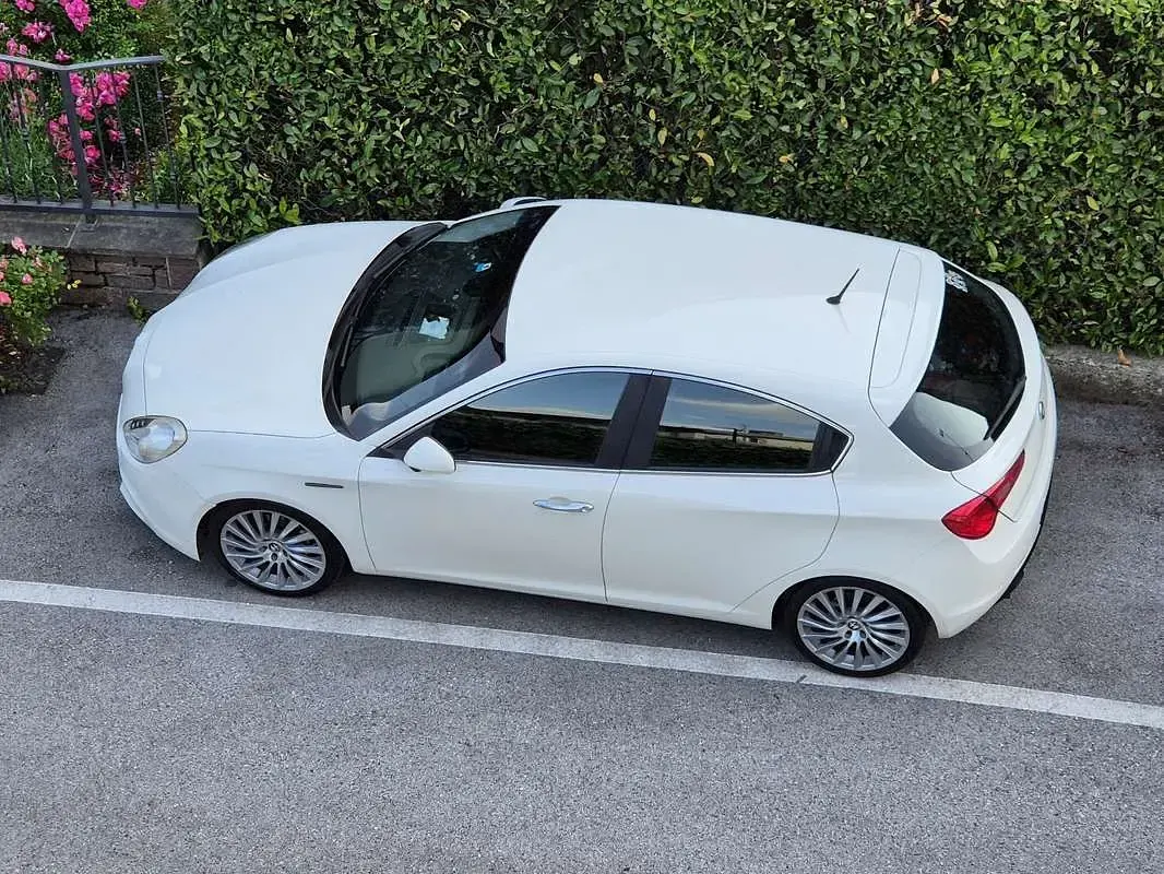 Usata Alfa Romeo Giulietta Distinctive 140 CV (102 kW) 2011 Utilitaria